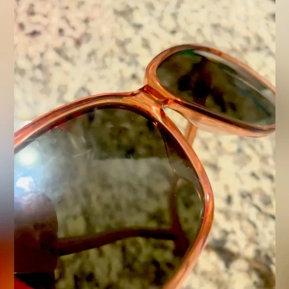 Yves Saint Laurent | Accessories | Saint Laurent Sunglasses  display picture 2